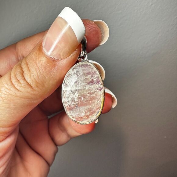 Jewelry - NWOT Faceted‎ 24x16mm Moonstone pendant in solid Sterling Silver!